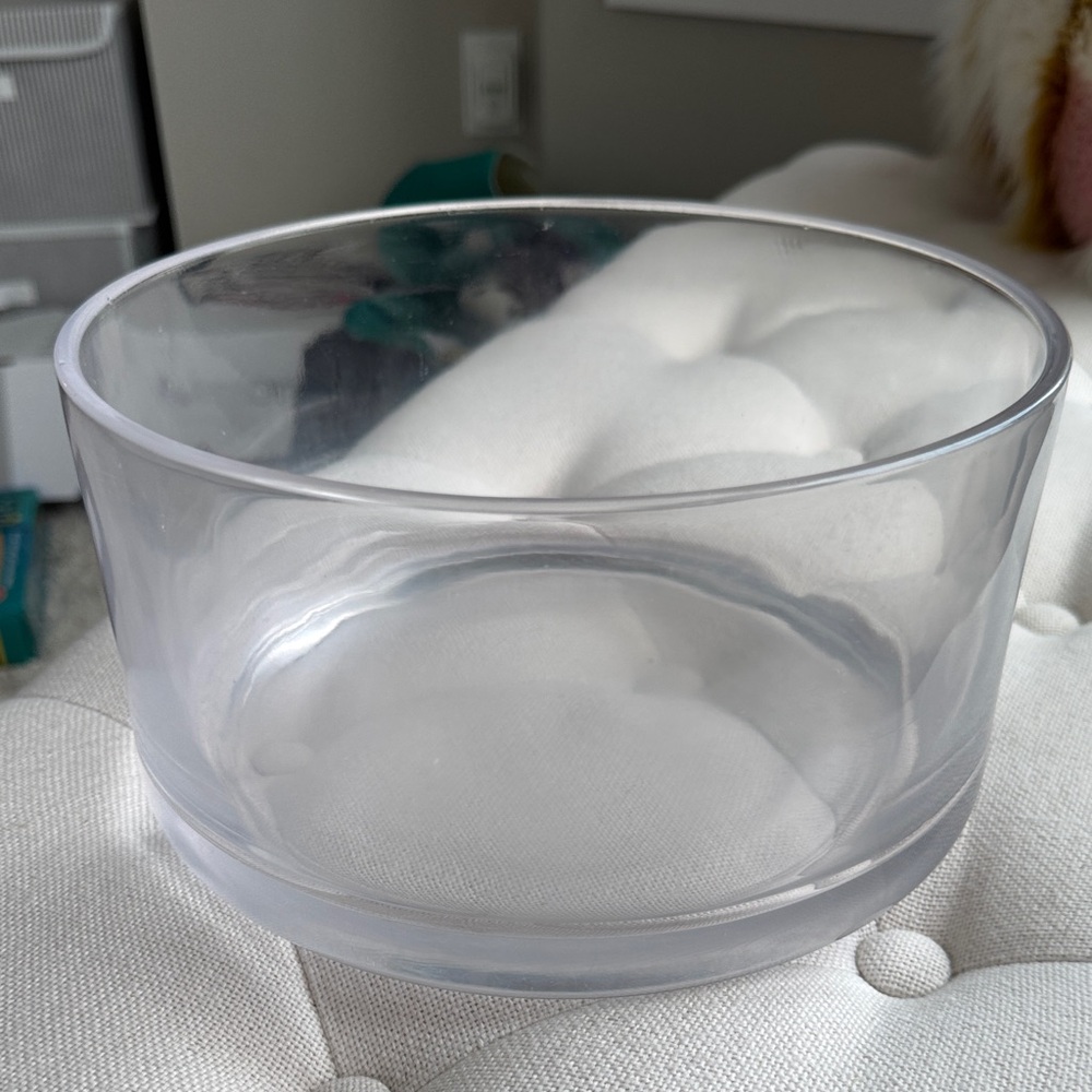 Clear Large Glass Bowl 9in Dx 5inH